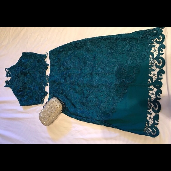 Lace pencil skirt with top - Picture 2 of 6